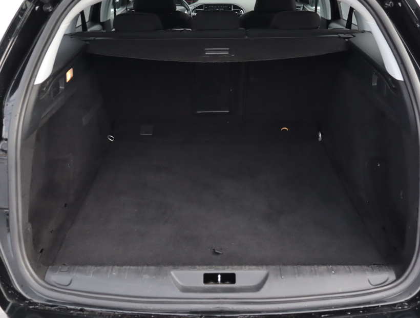 Peugeot 308, 2015