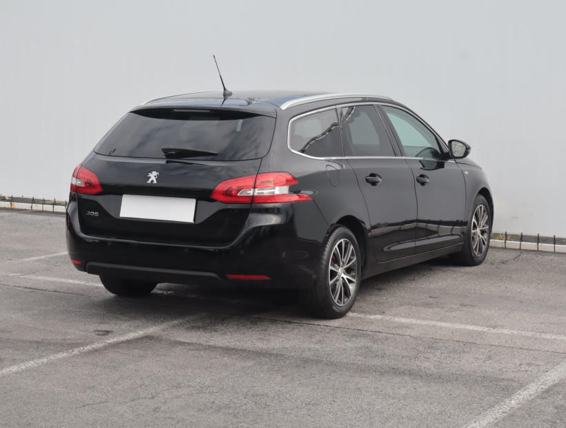 Peugeot 308, 2015