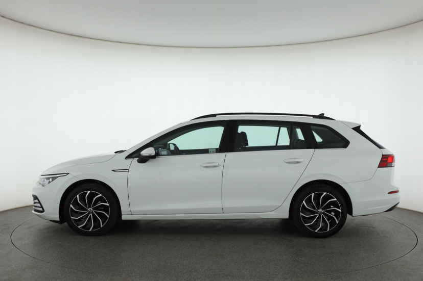 Volkswagen Golf, 2023