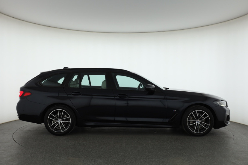 BMW 5, 2022