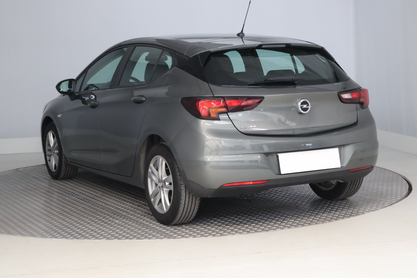 Opel Astra, 2021