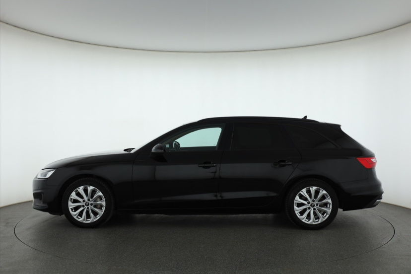 Audi A4, 2022