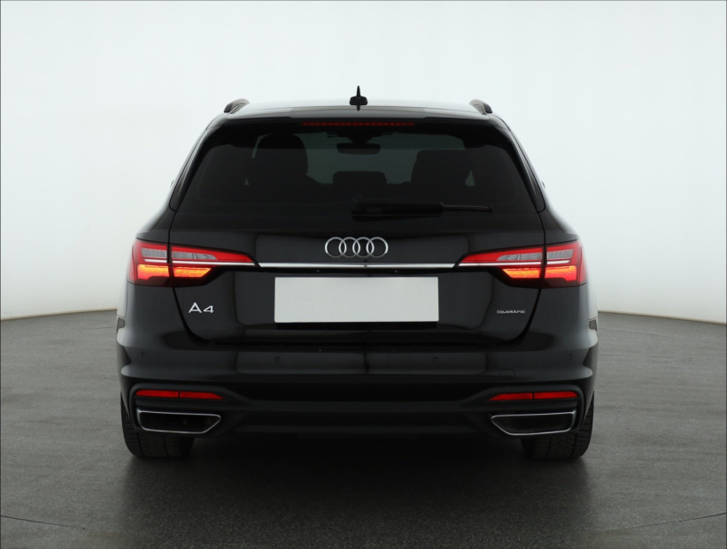Audi A4, 2022