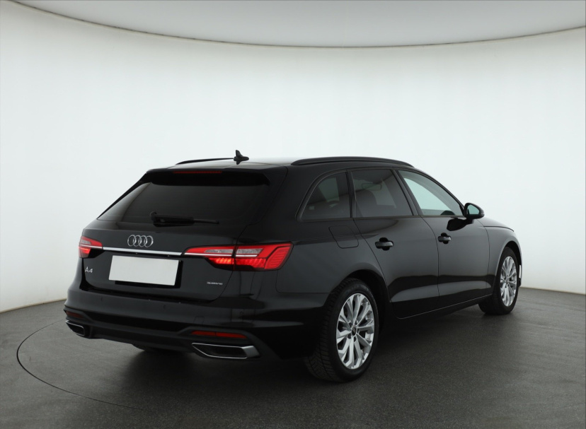 Audi A4, 2022