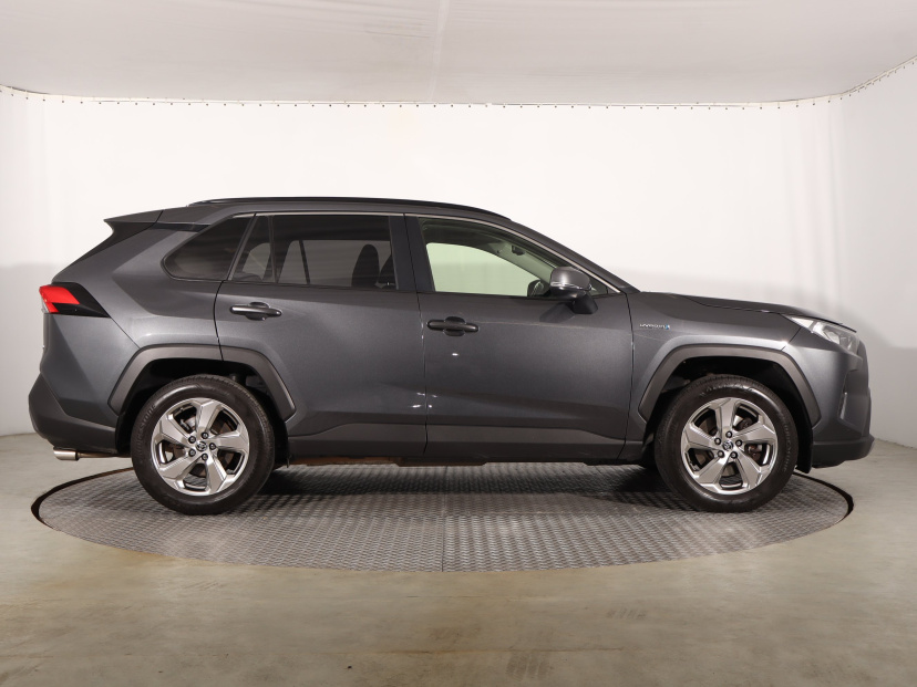 Toyota RAV 4, 2021