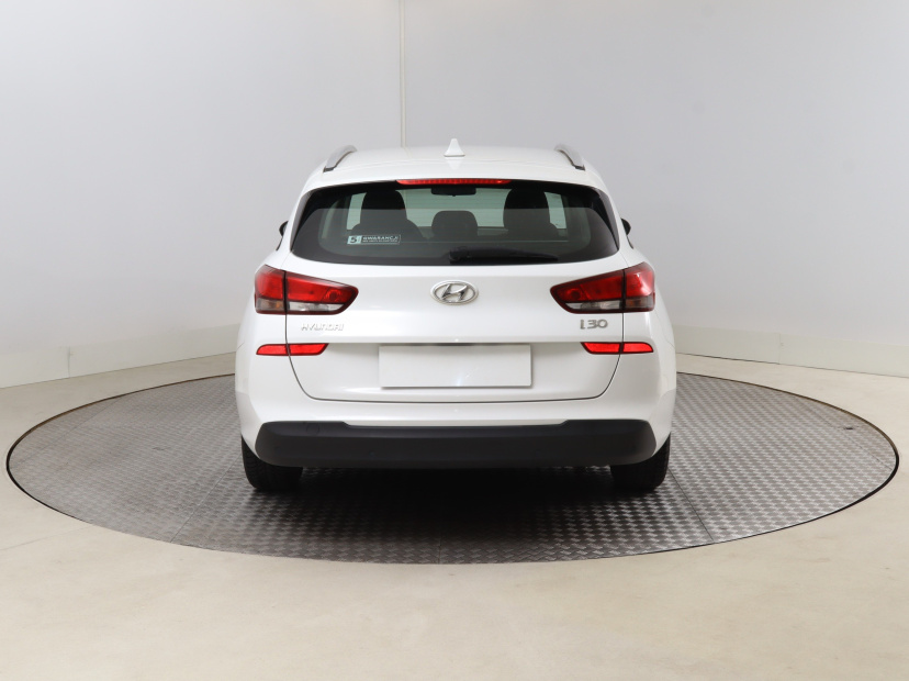 Hyundai i30, 2022