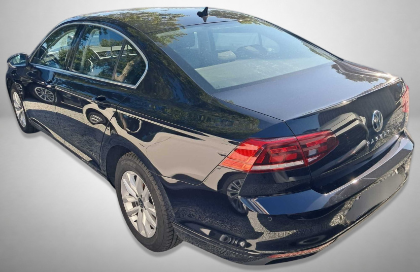 Volkswagen Passat, 2022