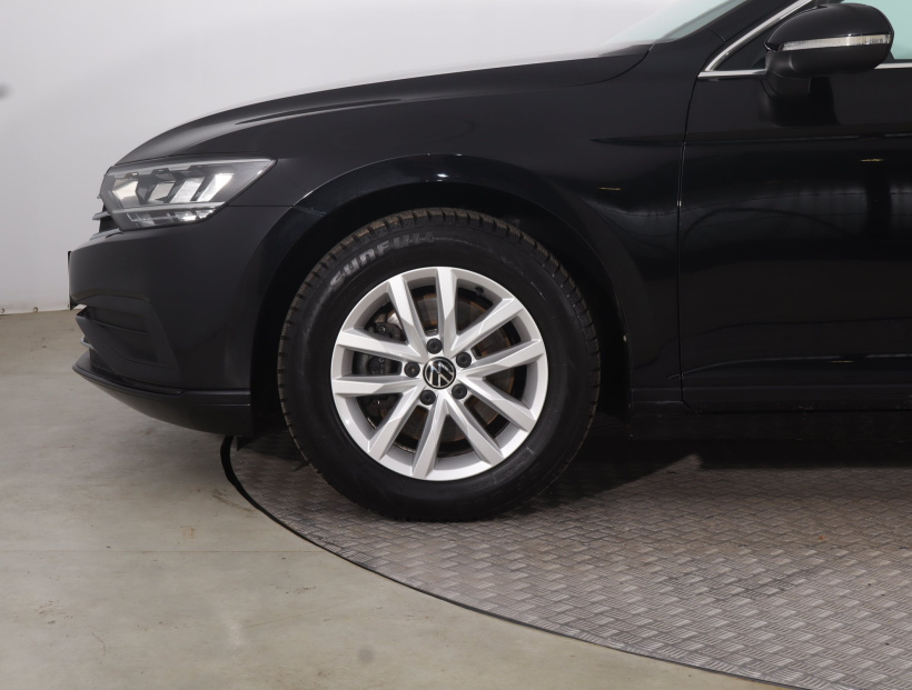 Volkswagen Passat, 2022