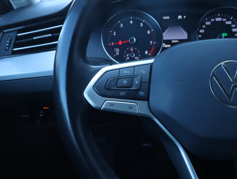 Volkswagen Passat, 2022