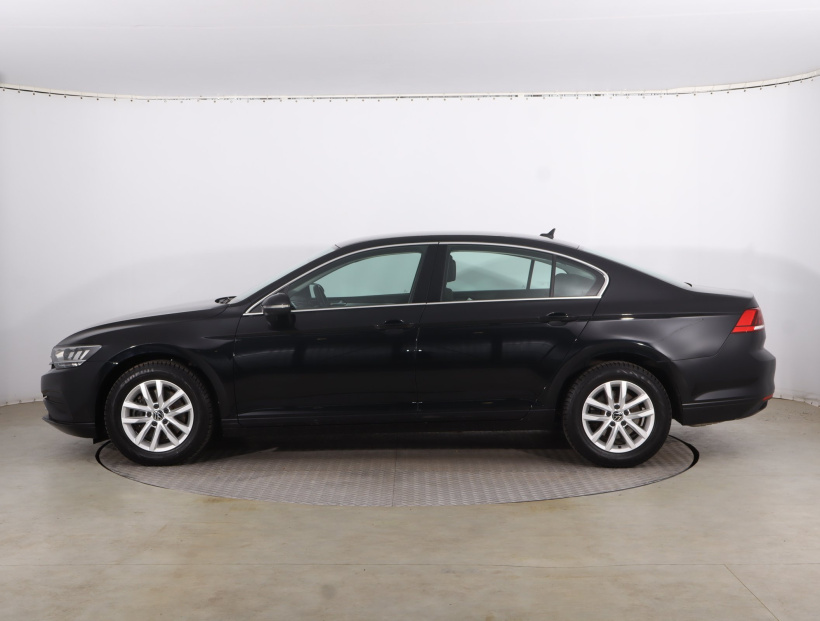 Volkswagen Passat, 2022