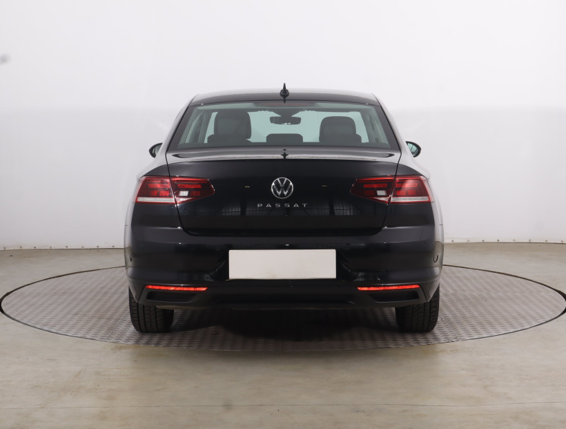 Volkswagen Passat, 2022