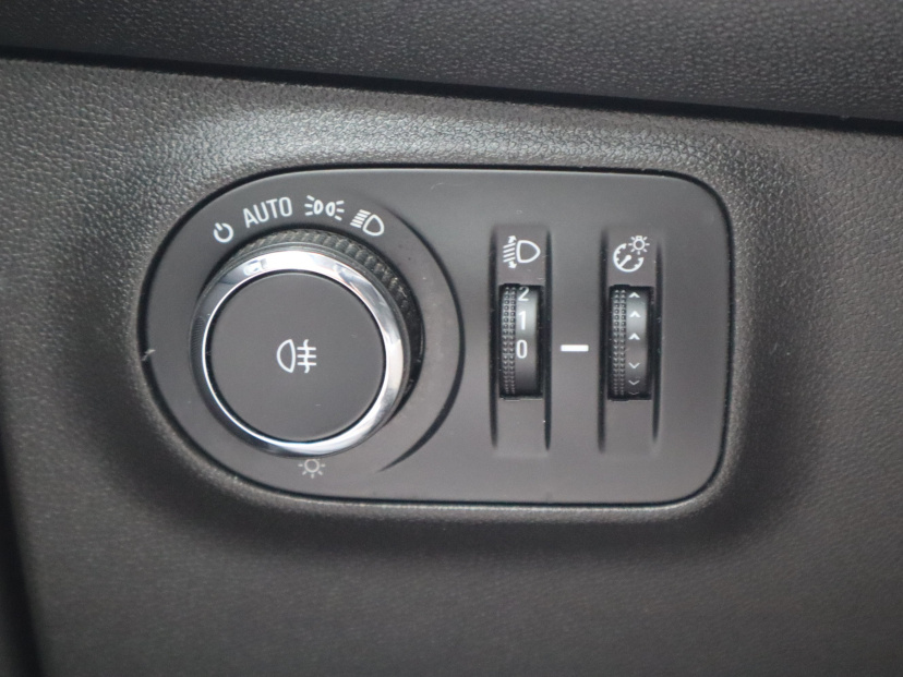 Opel Adam, 2014