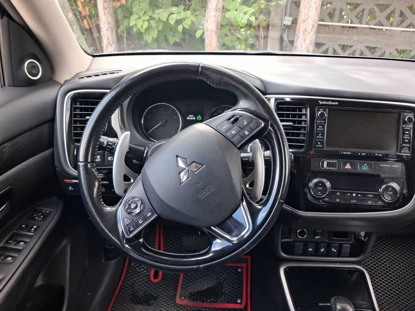 Mitsubishi Outlander, 2017