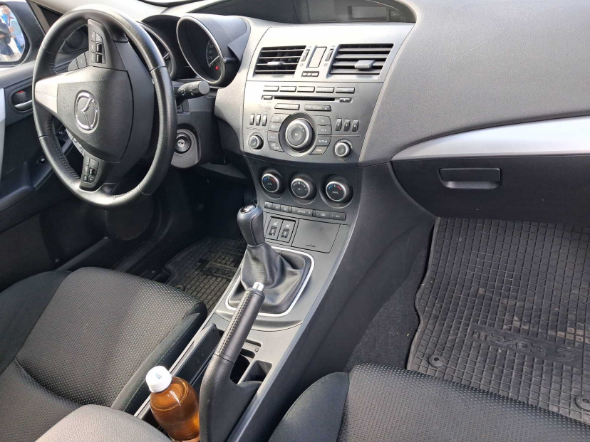 Mazda 3, 2012