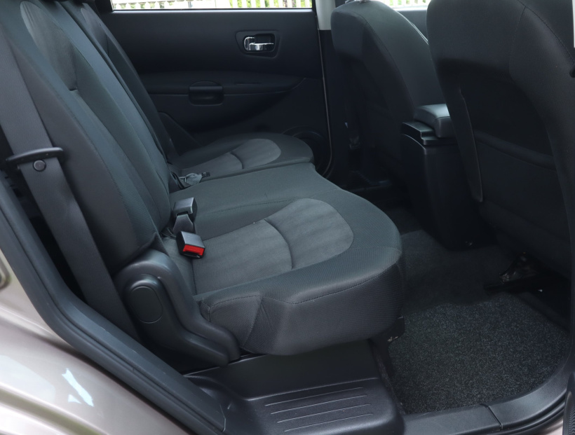 Nissan Qashqai+2, 2012