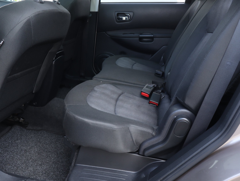 Nissan Qashqai+2, 2012