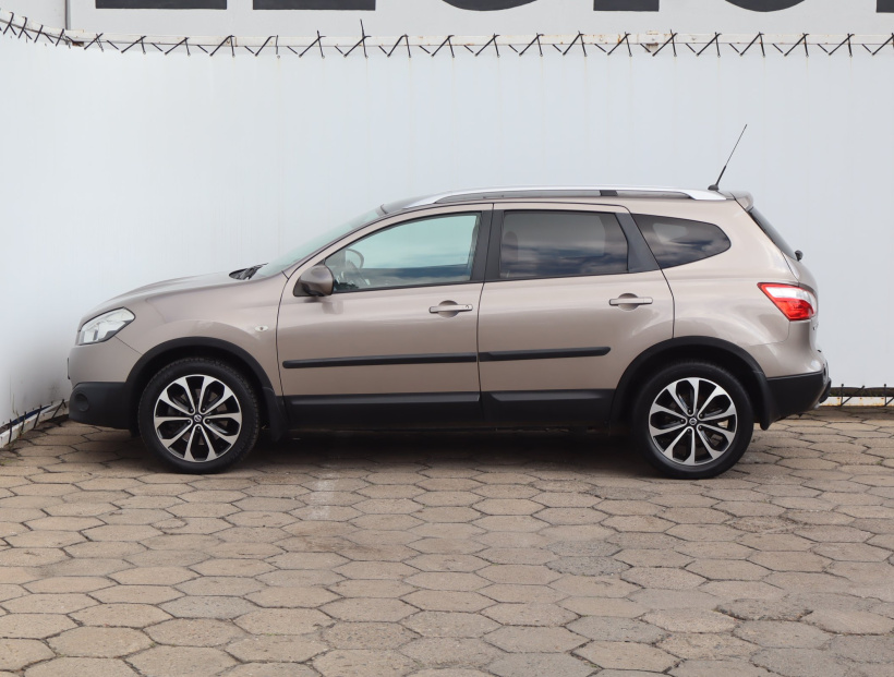Nissan Qashqai+2, 2012