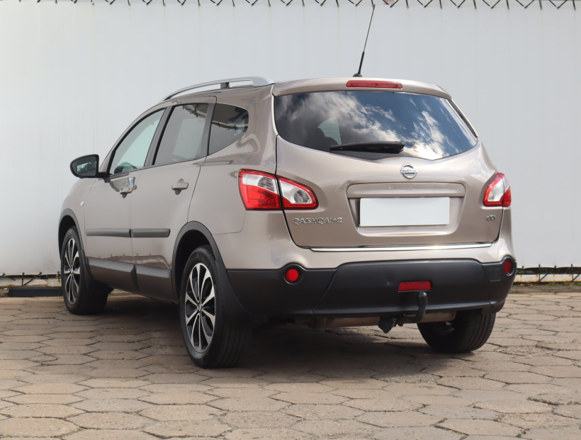 Nissan Qashqai+2, 2012