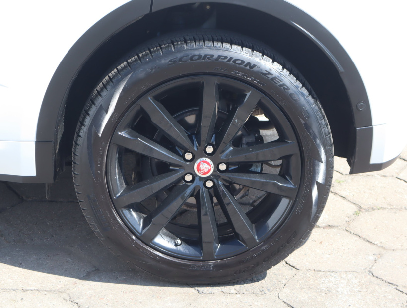 Jaguar E-Pace, 2019