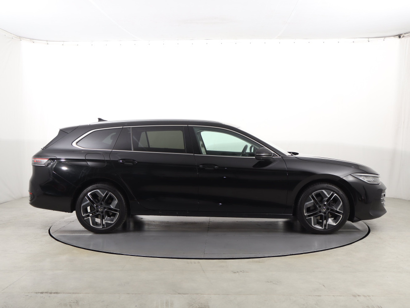 Volkswagen Passat, 2024