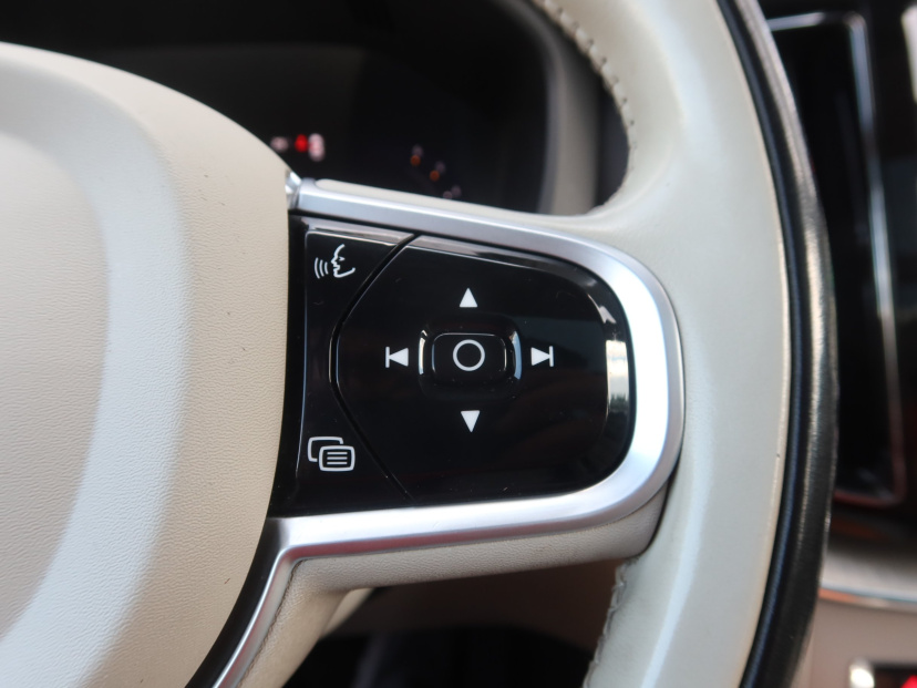 Volvo XC60, 2022
