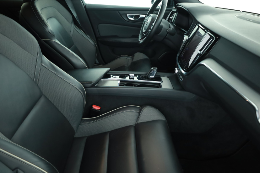 Volvo V60, 2021