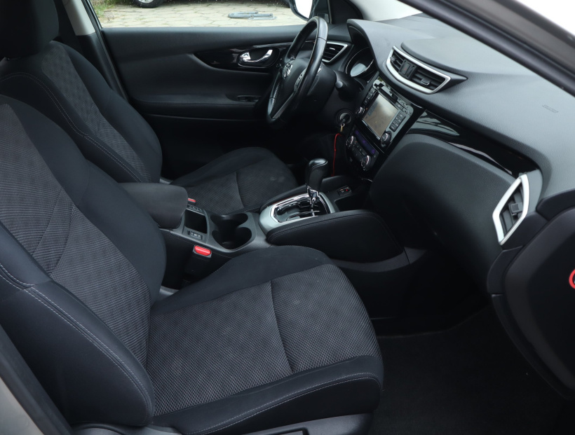 Nissan Qashqai, 2015