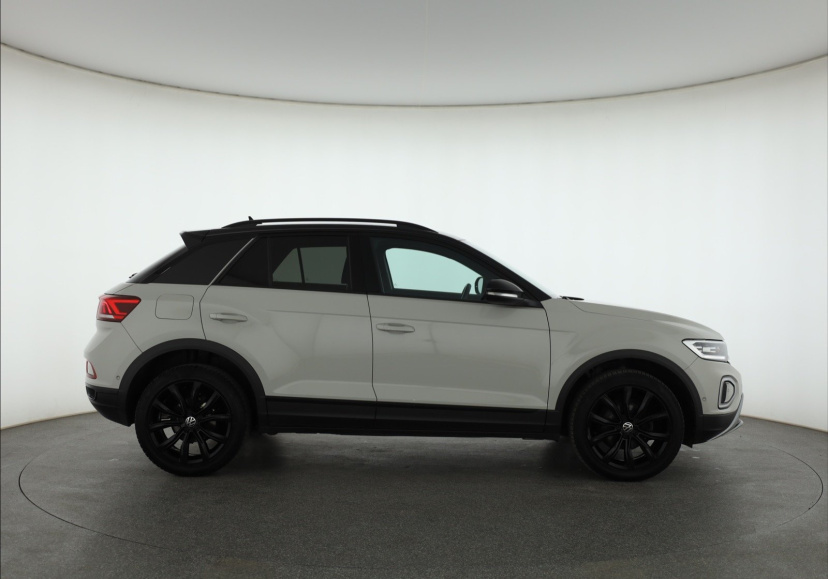 Volkswagen T-Roc, 2023