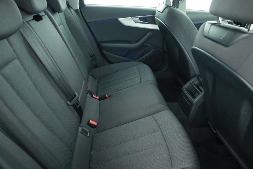 Audi A4, 2016