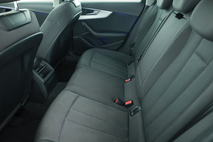 Audi A4, 2016
