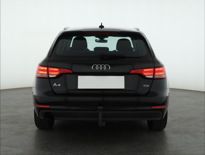 Audi A4, 2016