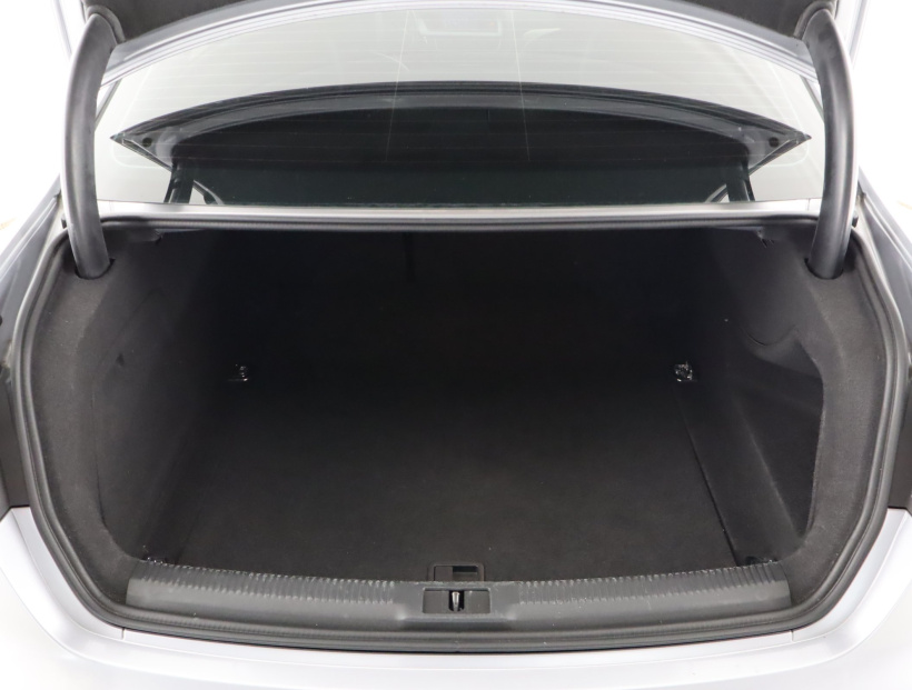 Audi A4, 2015
