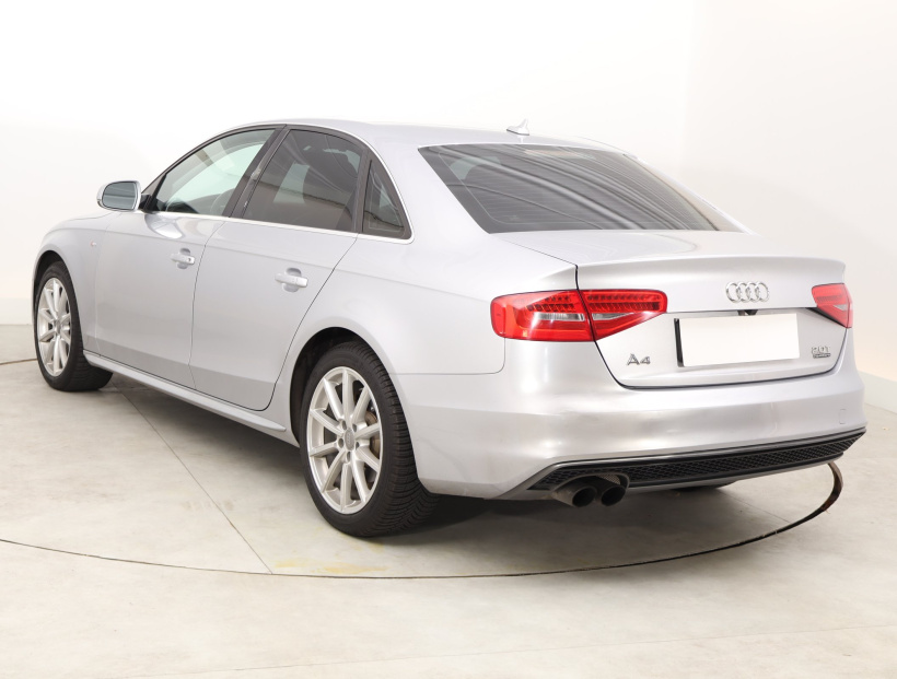 Audi A4, 2015