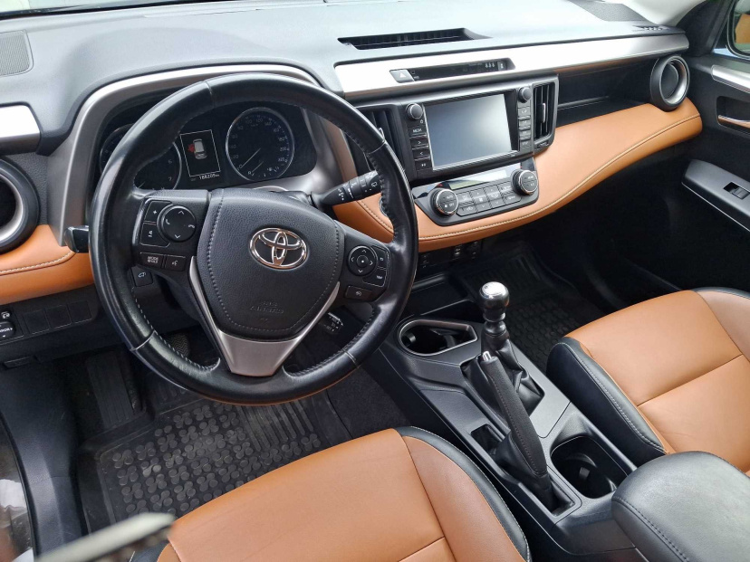 Toyota RAV 4, 2016