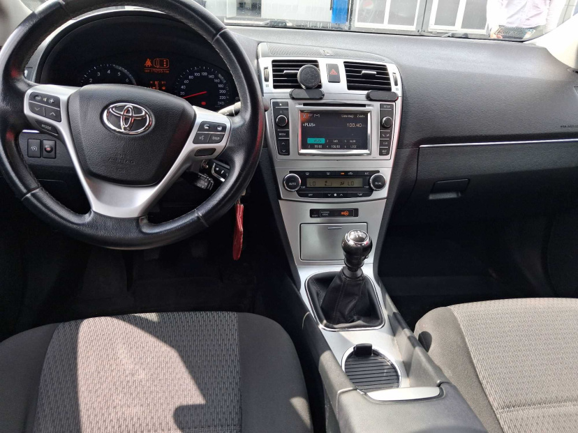 Toyota Avensis, 2012