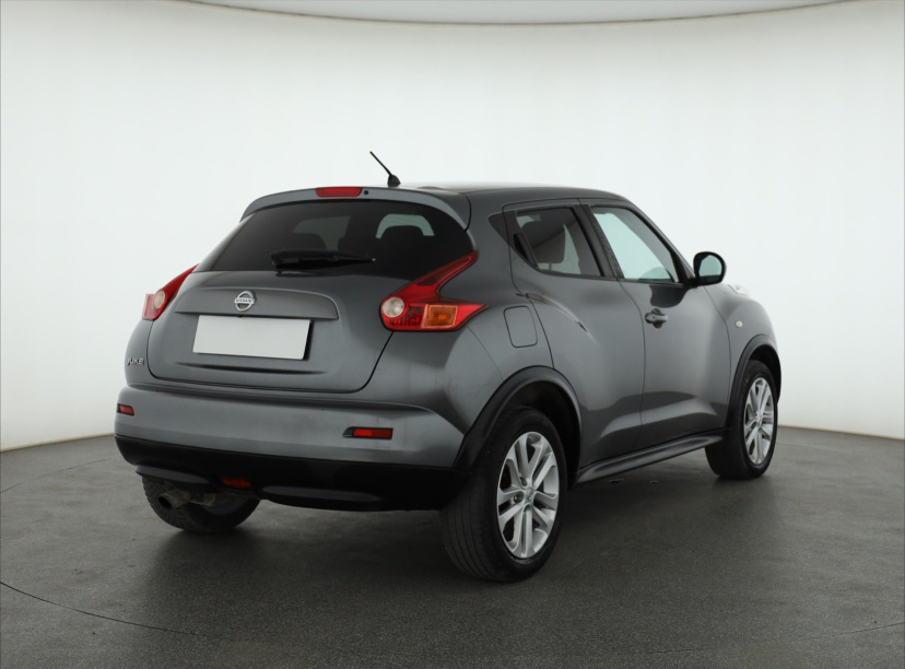 Nissan Juke, 2011