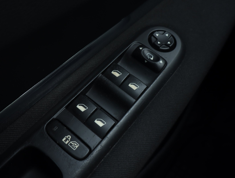 Peugeot 3008, 2011