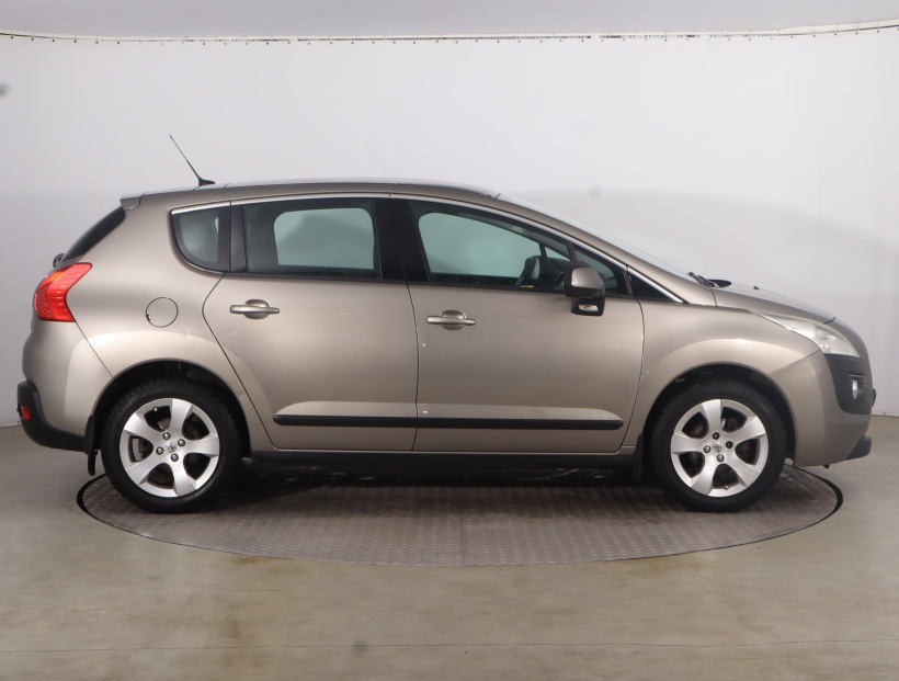 Peugeot 3008, 2011