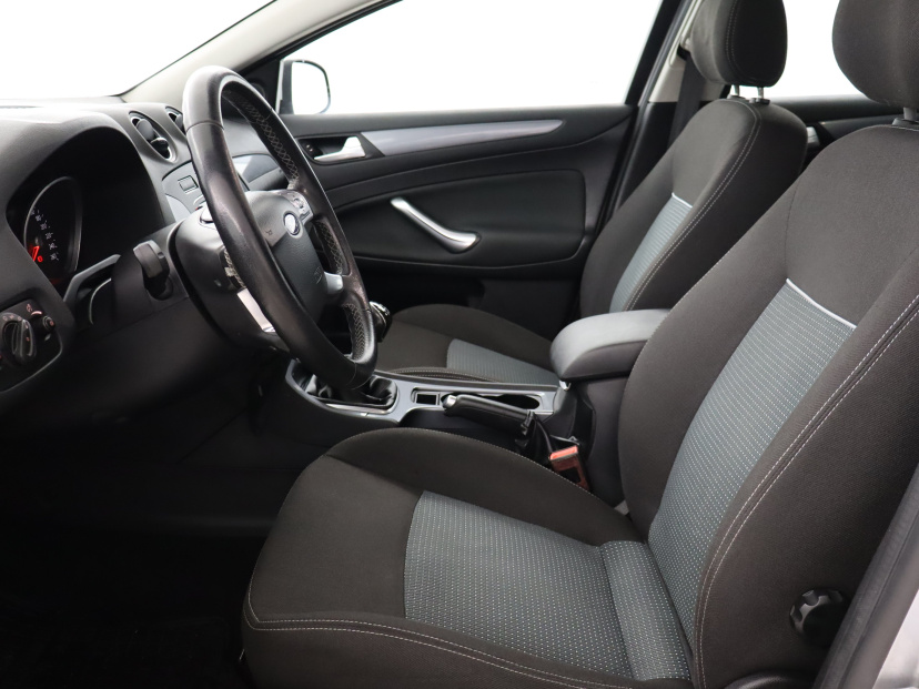 Ford Mondeo, 2013