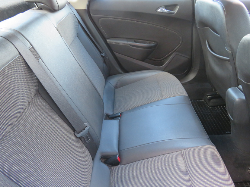 Opel Astra, 2012