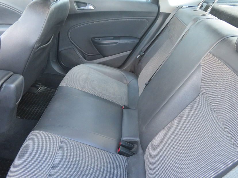 Opel Astra, 2012