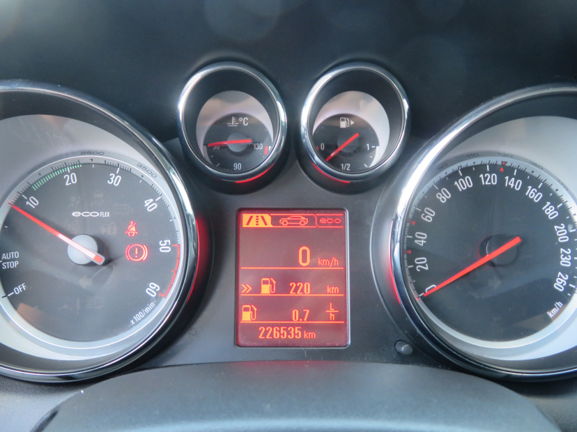 Opel Astra, 2012
