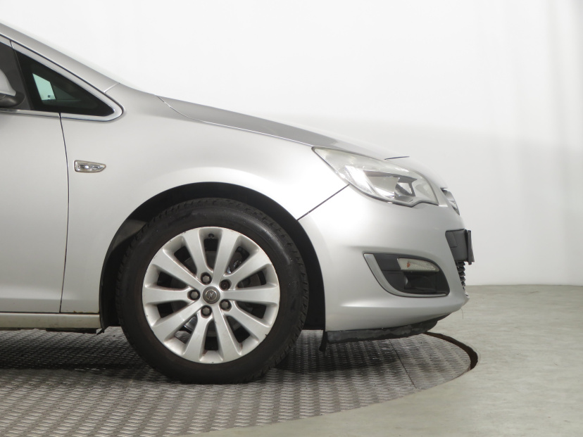 Opel Astra, 2012