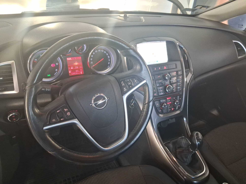 Opel Astra, 2012