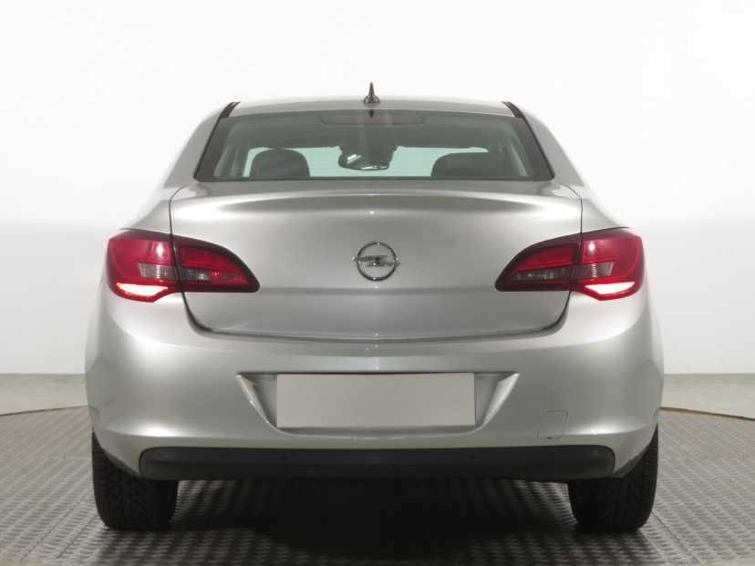 Opel Astra, 2012