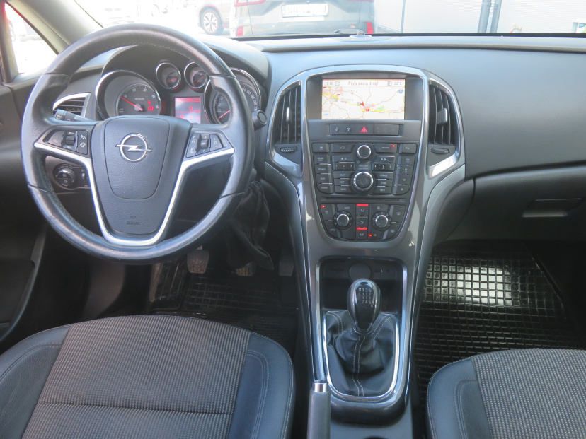 Opel Astra, 2012