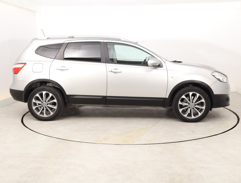 Nissan Qashqai+2, 2012