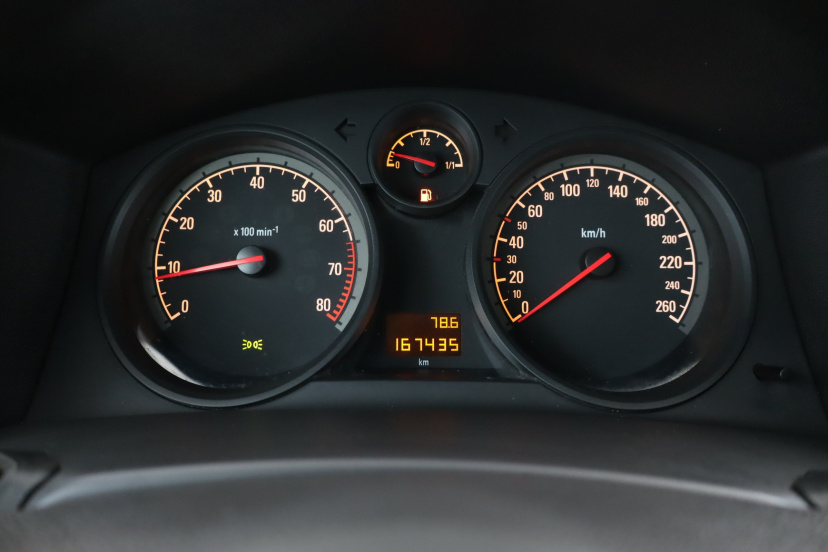Opel Astra, 2011