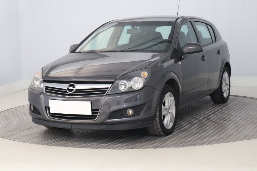 Opel Astra, 2011