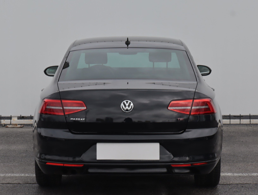 Volkswagen Passat, 2015